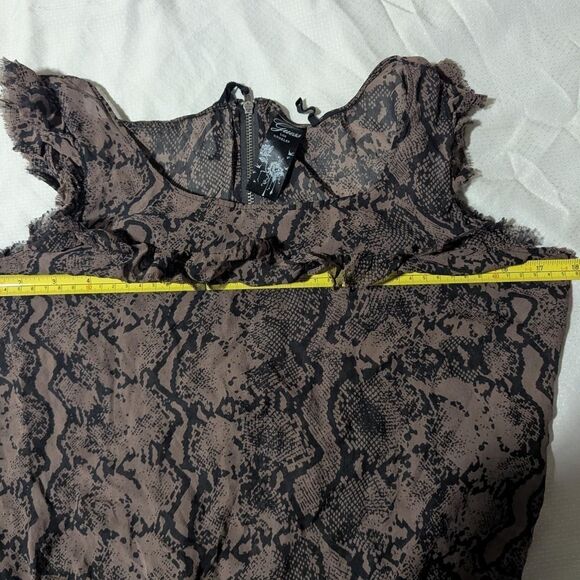 Guess 100% silk Women's Brown Snakeskin Print Blouse EUC - Picture 4 of 8